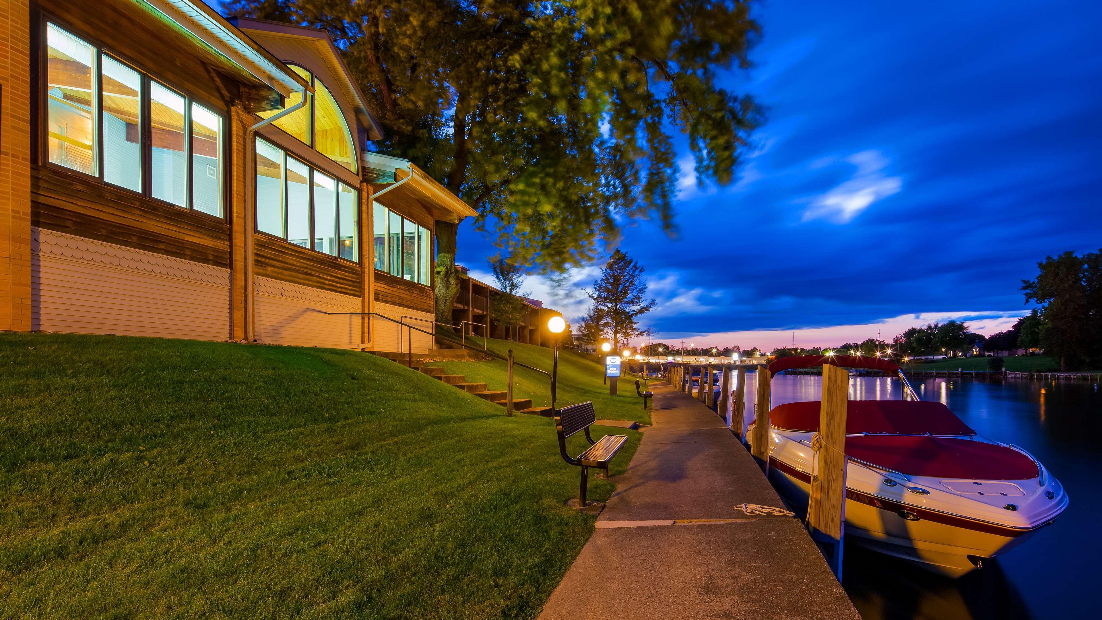 Best Western River Terrace Cheboygan Exteriér fotografie