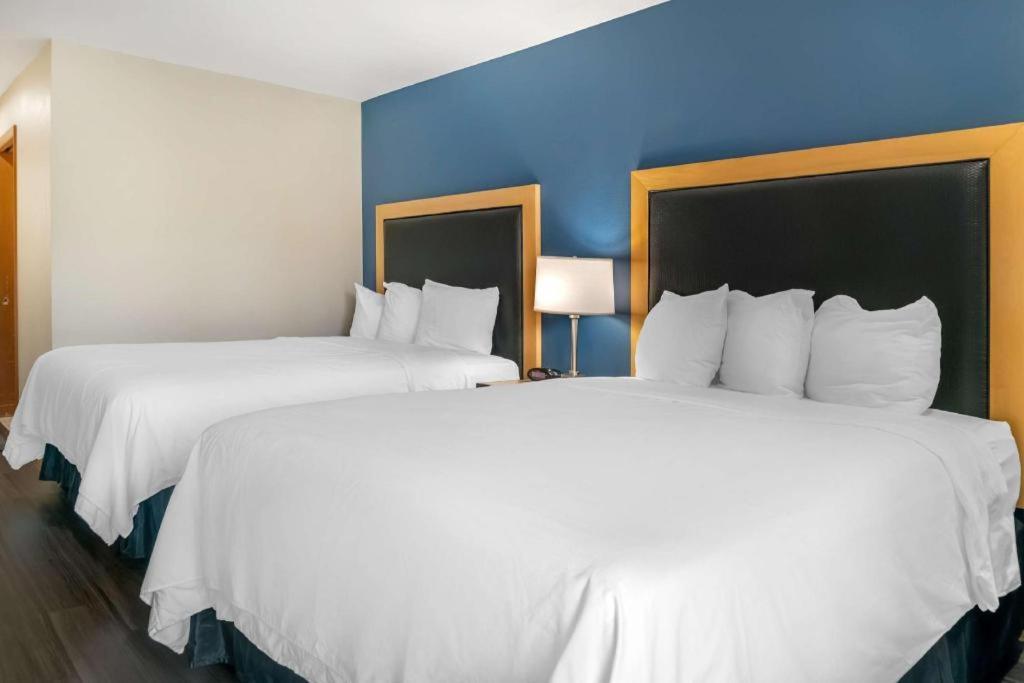 Best Western River Terrace Cheboygan Exteriér fotografie