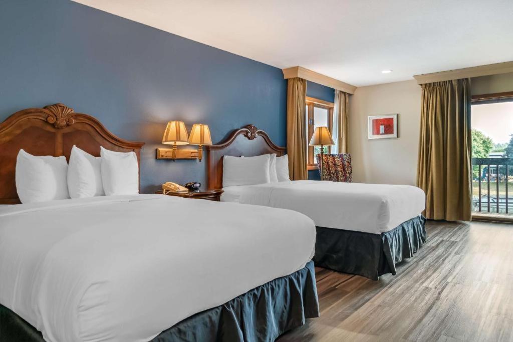 Best Western River Terrace Cheboygan Exteriér fotografie